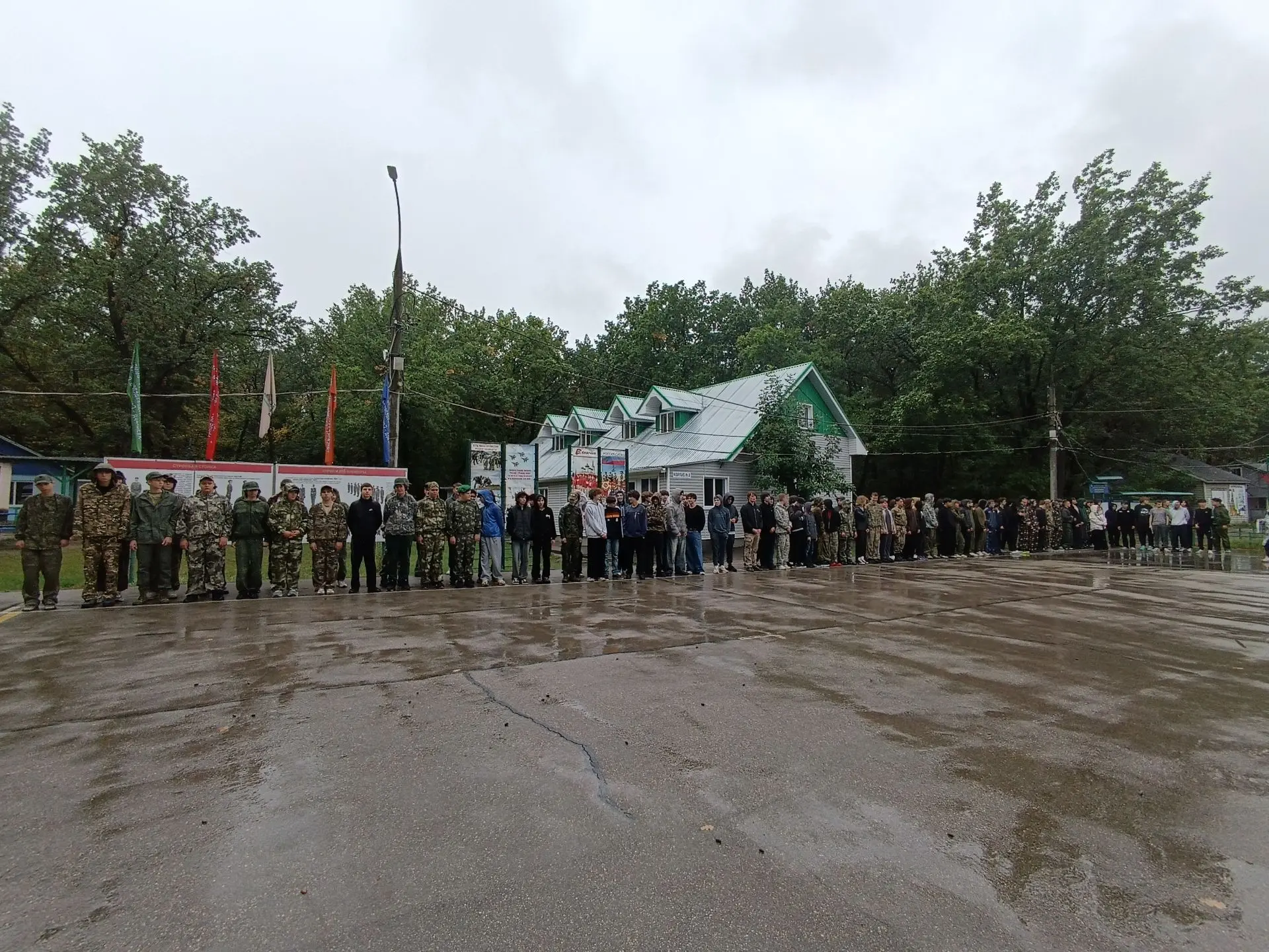 Сборы для старшеклассников стартовали 4 сентября в Центре. И пусть погода была "не лётн...