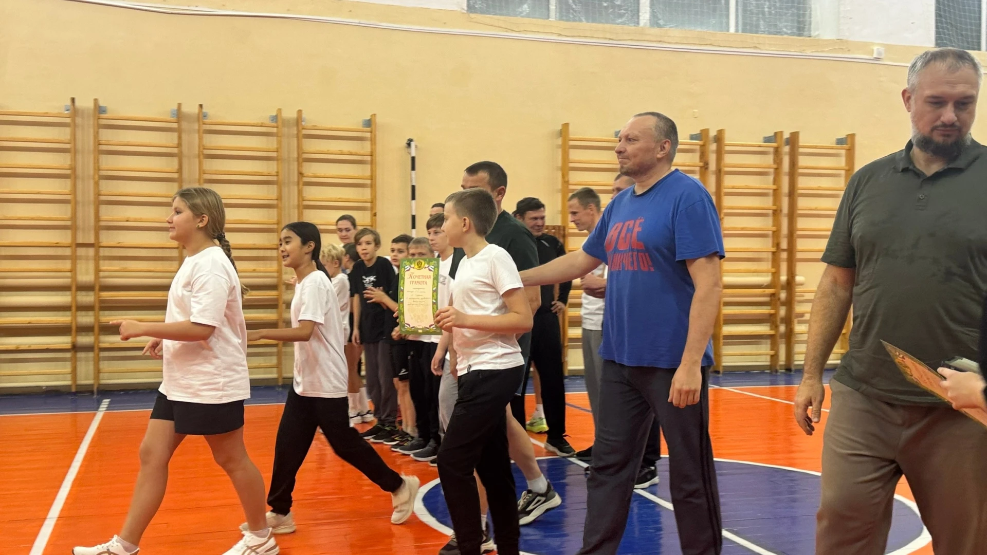 В нашей гимназии прошли особенные спортивные состязания — на одной площадке встретились...