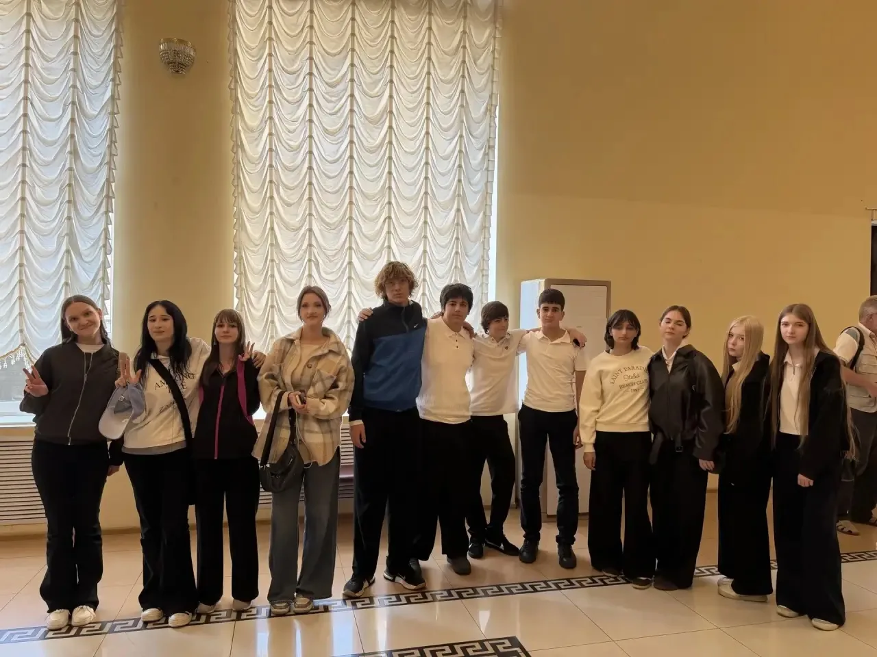 Сегодня ученики  9-х классов нашей школы посетили концертную программу «Радость моя», п...