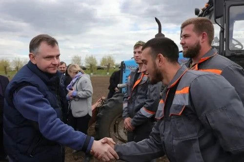 Труд, который ценят: 25 аграриев Дона получили высокое звание за вклад в урожай и разви...