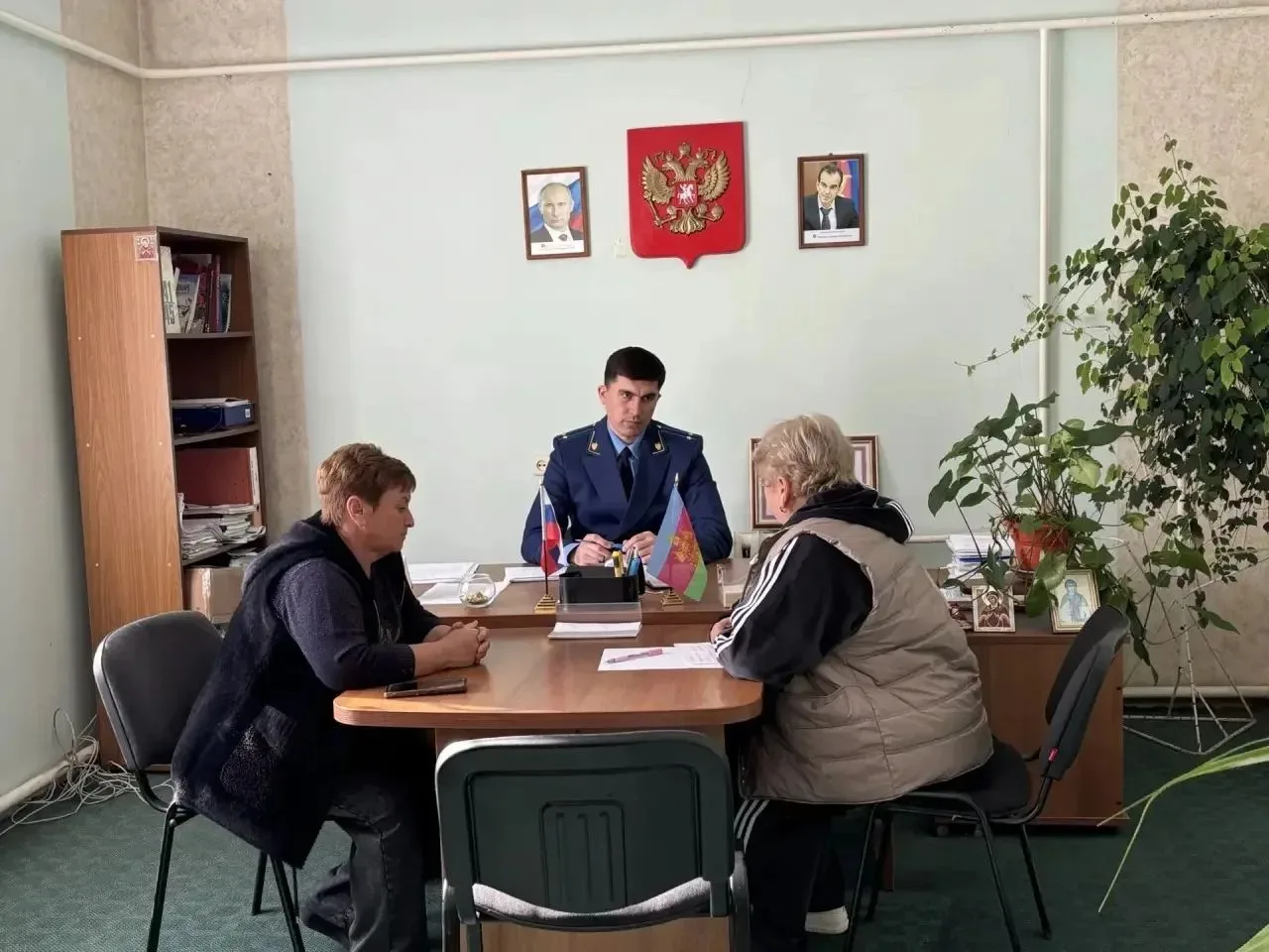 Прокурором Мостовского района проведен личный прием по вопросам соблюдения прав и свобо...