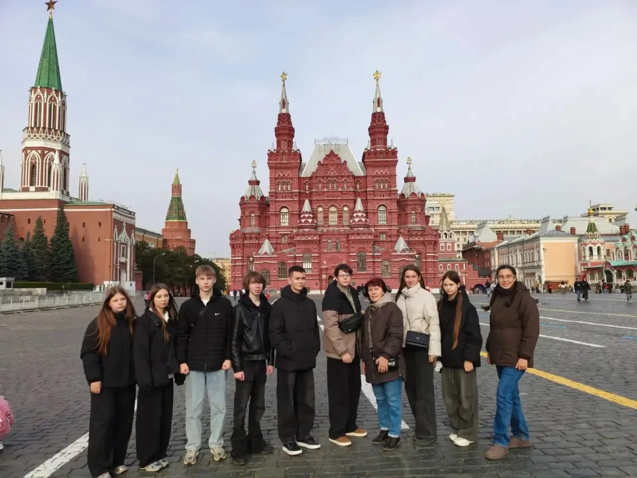 🏛 КАНИКУЛЫ В МОСКВЕ: 9 «Б» ПОКОРЯЕТ СТОЛИЦУ!