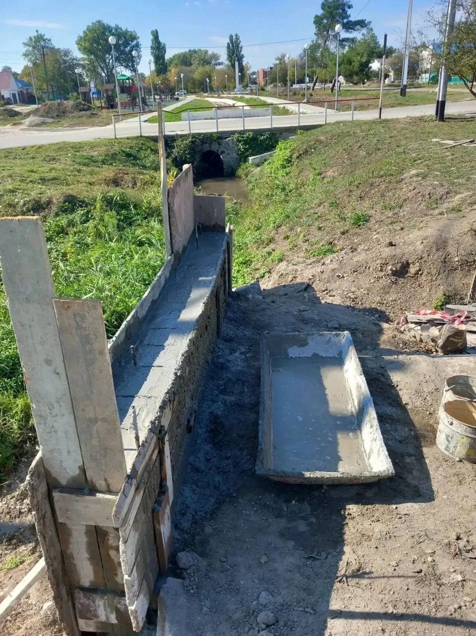 🚜 В Юровке готовят дороги к сезону дождей