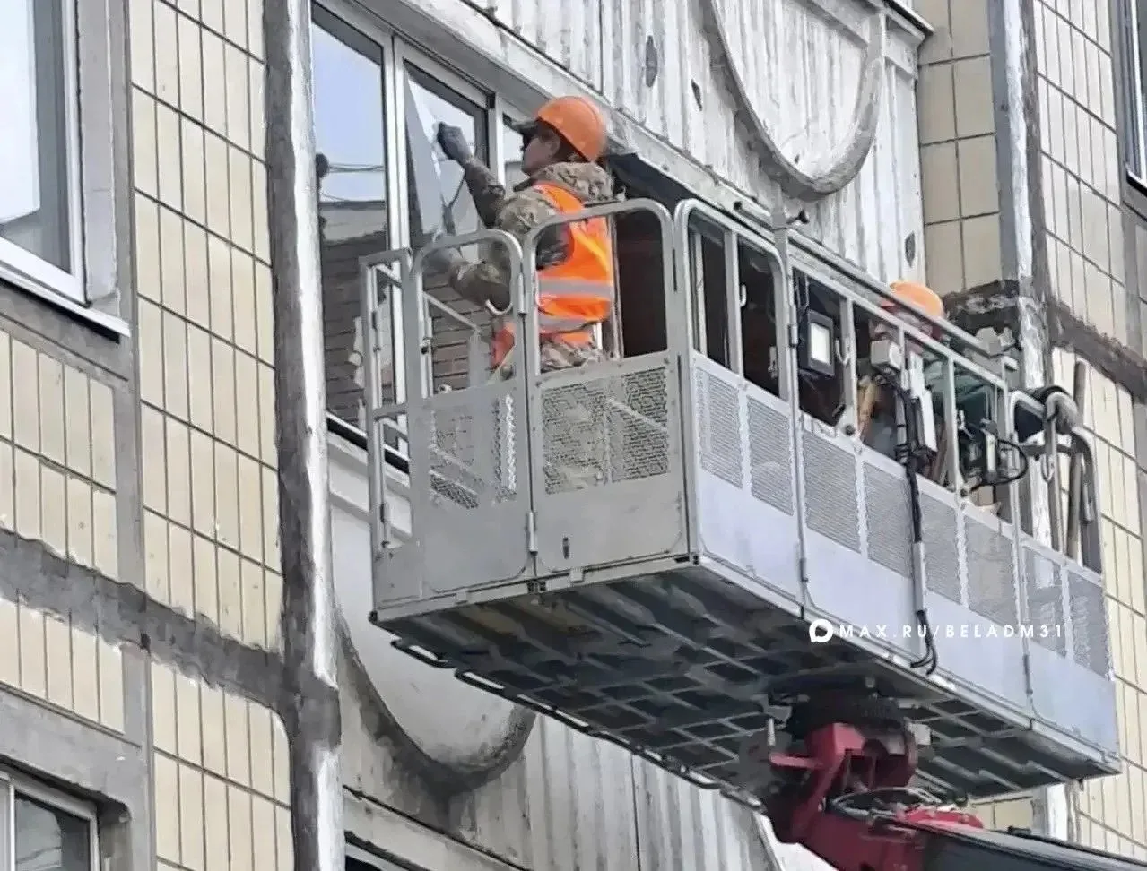 ✔️На месте вчерашнего ЧП в центре города продолжаются восстановительные работы. Коммуна...