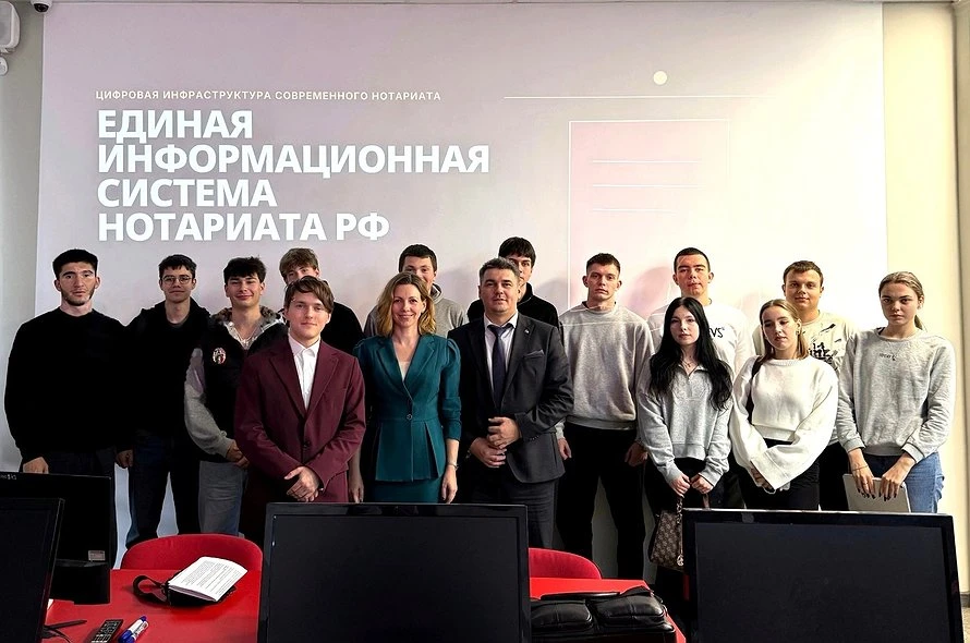 Представители псковского нотариата прочитали лекцию будущим юристам