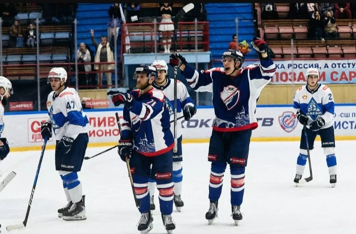 Статистические показатели игроков "Кристалла" в матче против "Динамо-Алтай" 🏒