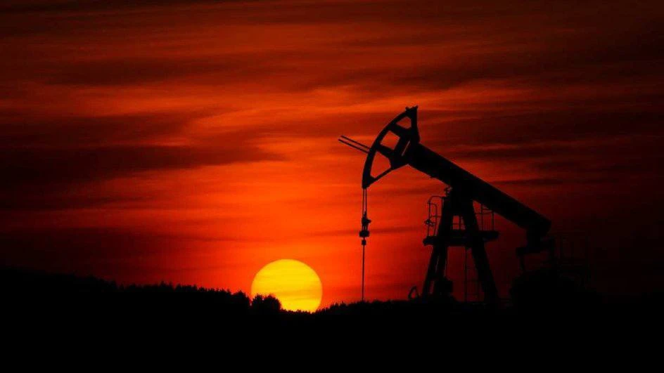 Нефть Brent подешевела до $102,93 за баррель