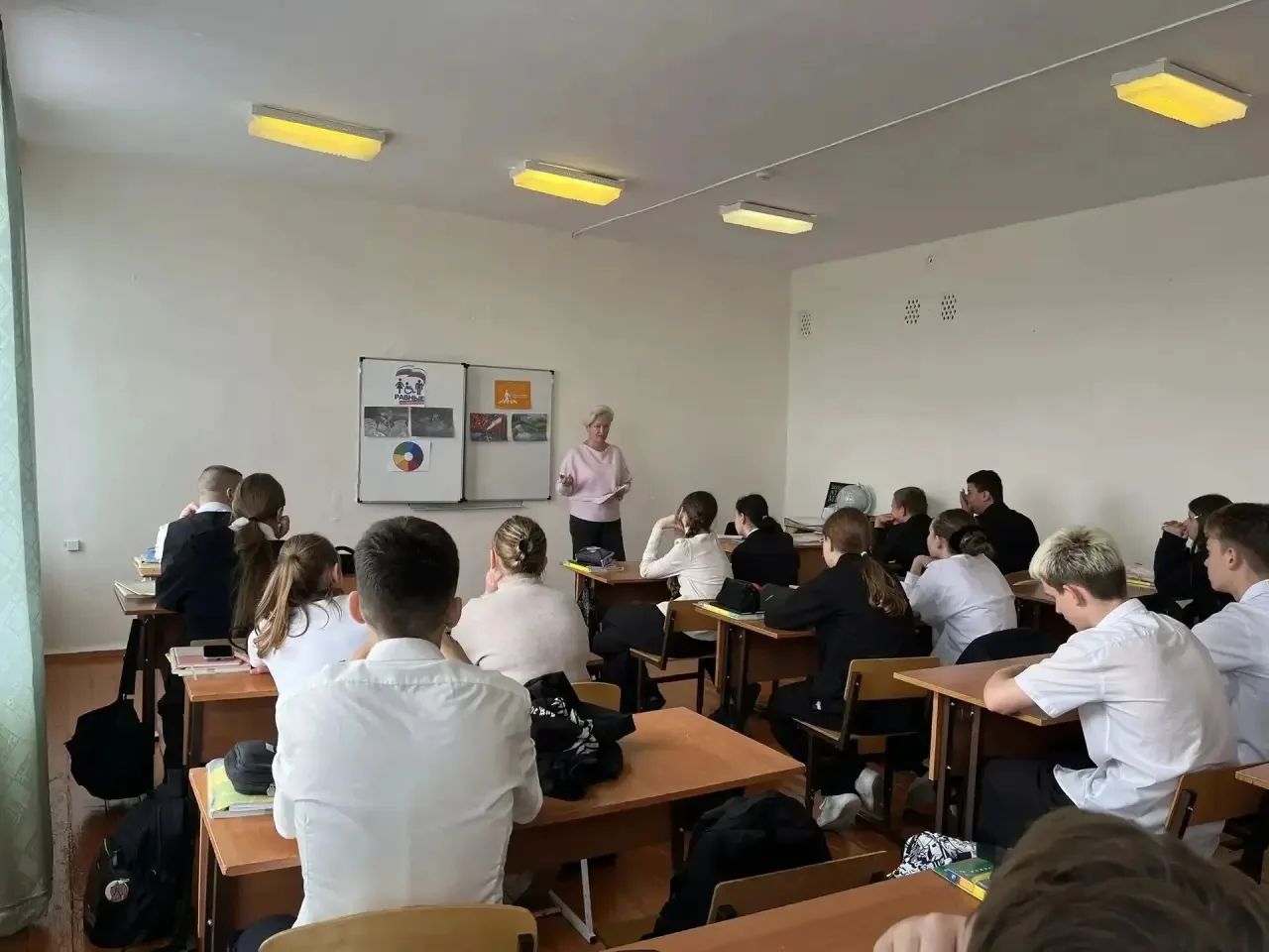 📅 15 октября в нашей стране отмечается Международный день белой трости. Этот день служ...