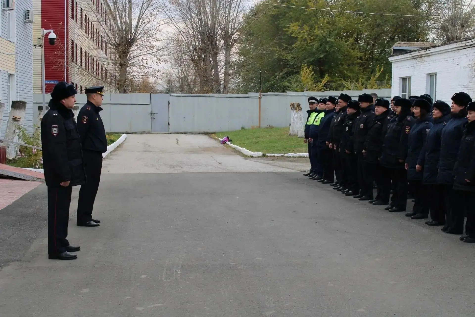 В преддверии устойчивых холодов личный состав МО МВД «Карталинский» официально перешел ...