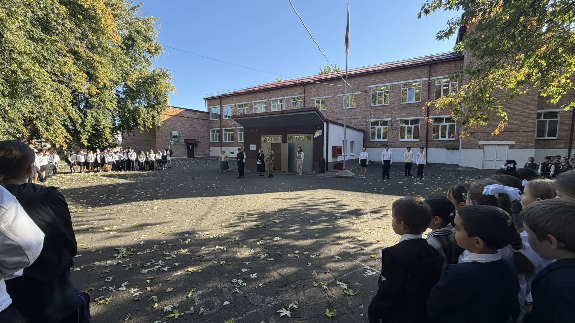 🎒🇷🇺 Понедельник — день особенный!