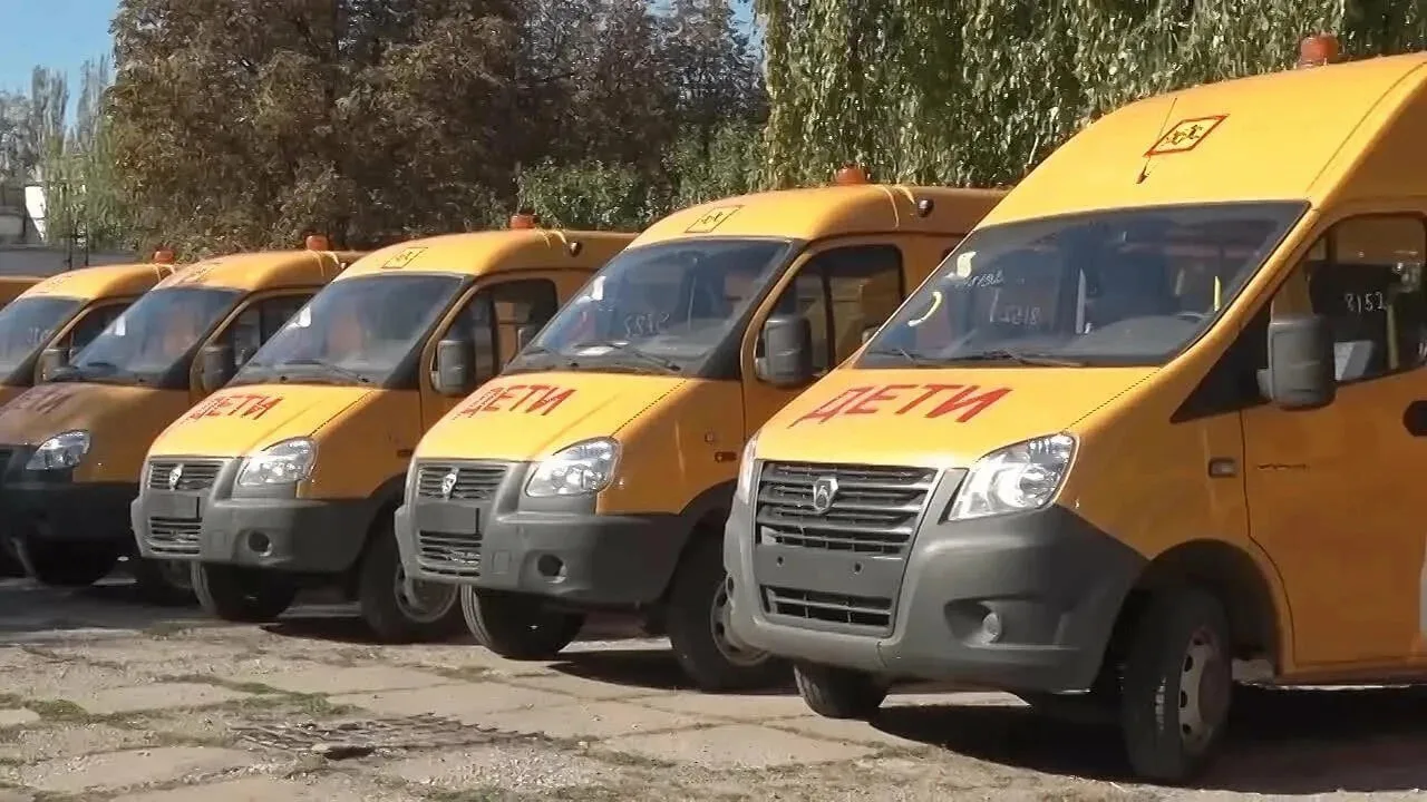 ДНР получила новую партию школьных автобусов