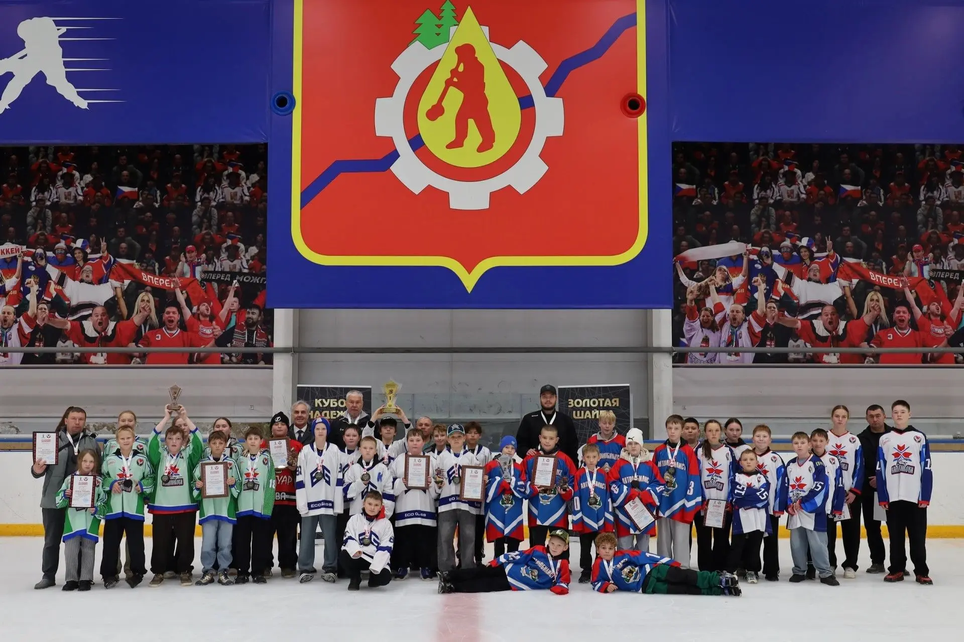 🏒 В Удмуртии подвели итоги первого турнира «Золотая шайба» среди сельских команд