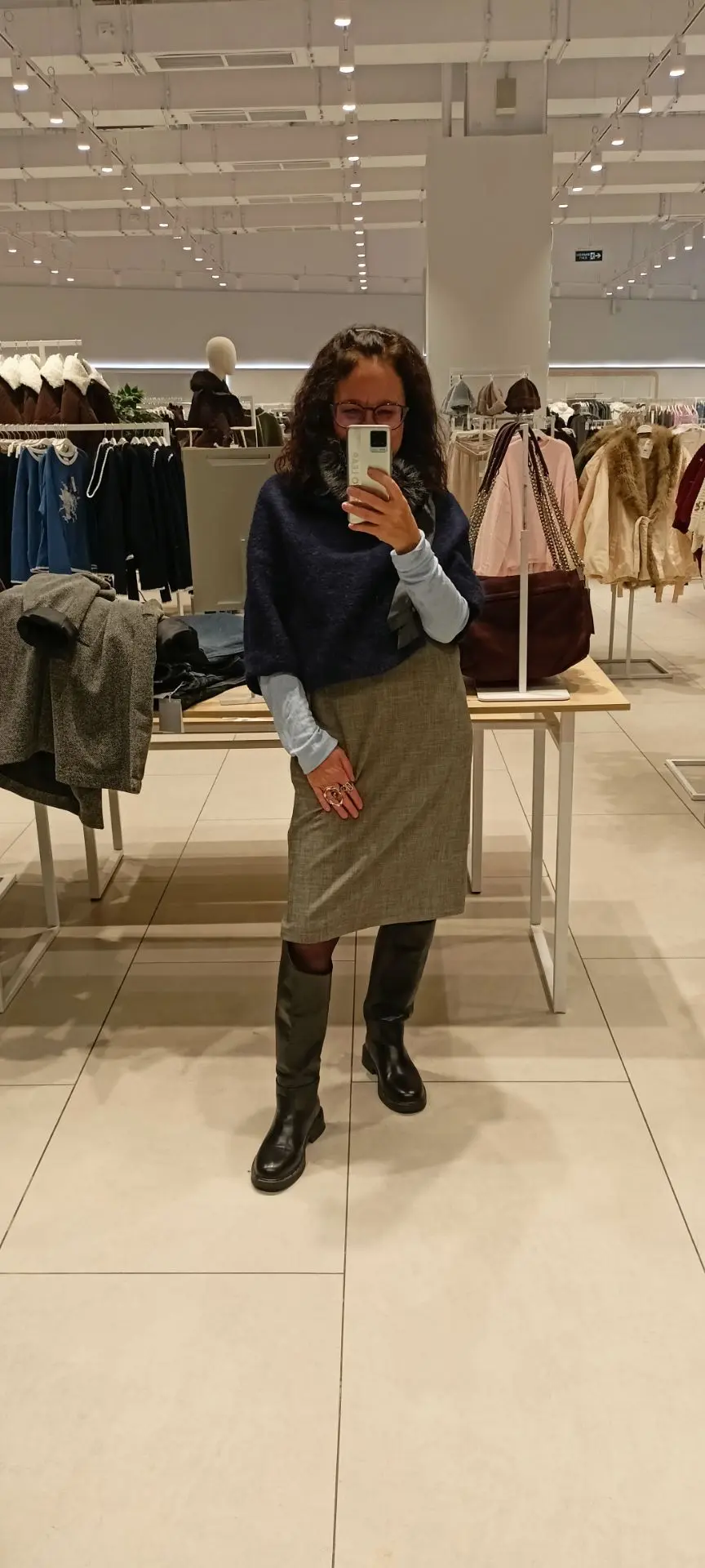 Когда приехала к любимому зеркалу в ТЦ Хорошо😂 🥰