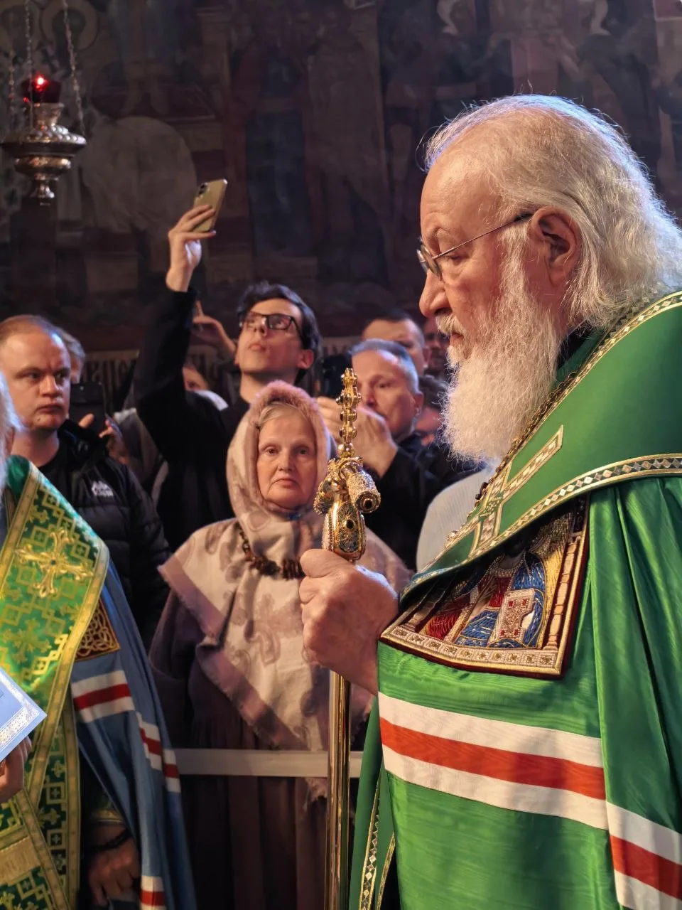 Впервые в жизни так долго стоял вблизи Патриарха. Канун дня памяти преподобного Сергия ...