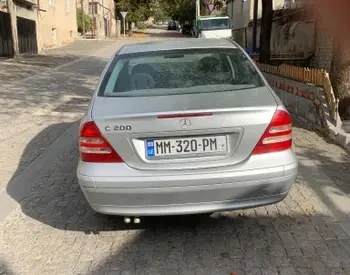 🚗 Mercedes-Benz 2003