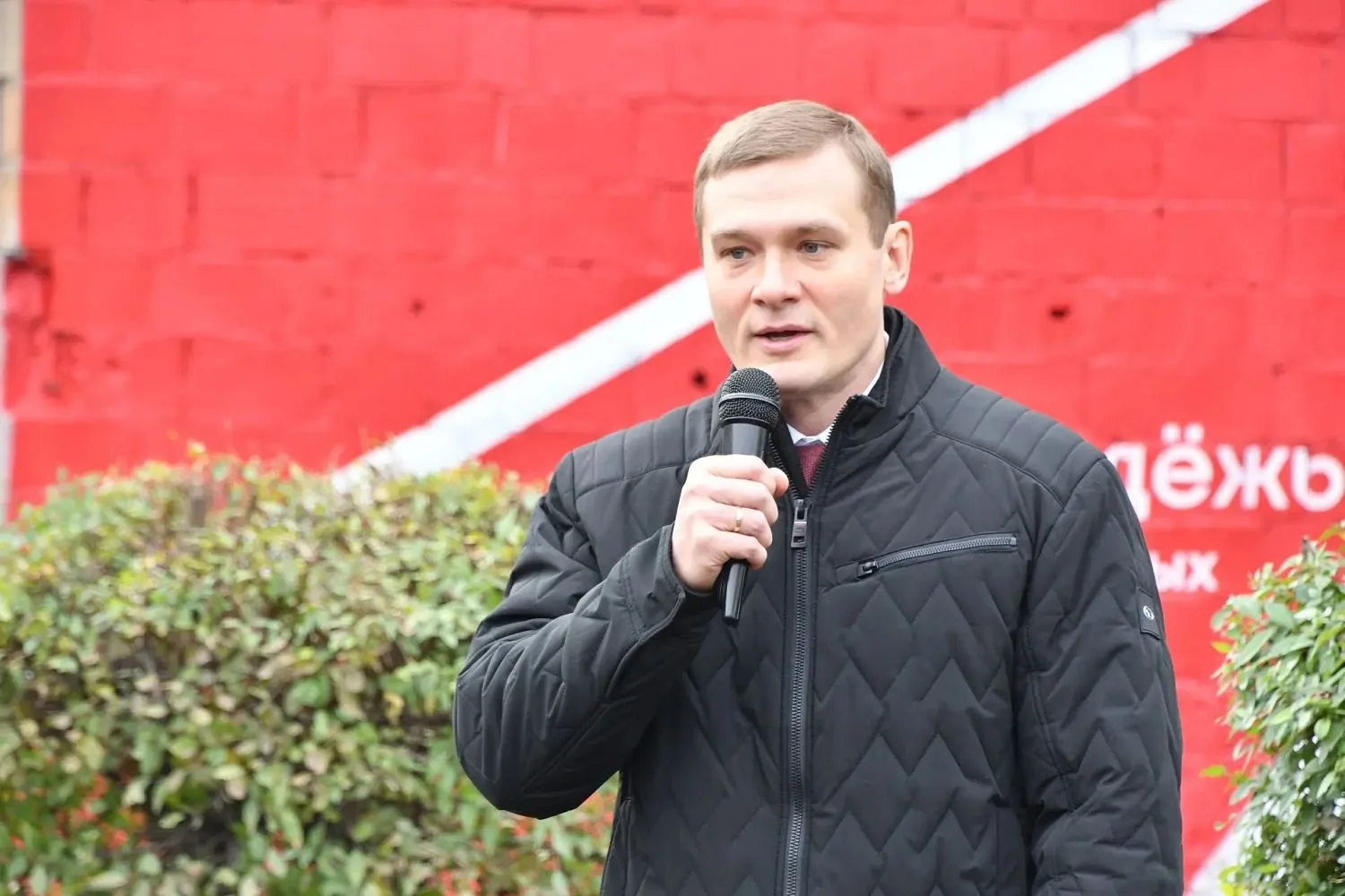 Валентин Коновалов поучаствовал в открытии мурала ﻿«Хранители истории»