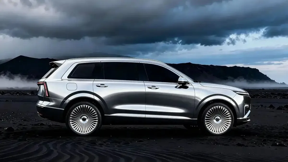 Китайцы готовят ЗЕРКАЛЬНЫЙ кроссовер всего за ₽1,4 миллиона — Wuling Starlight L получи...