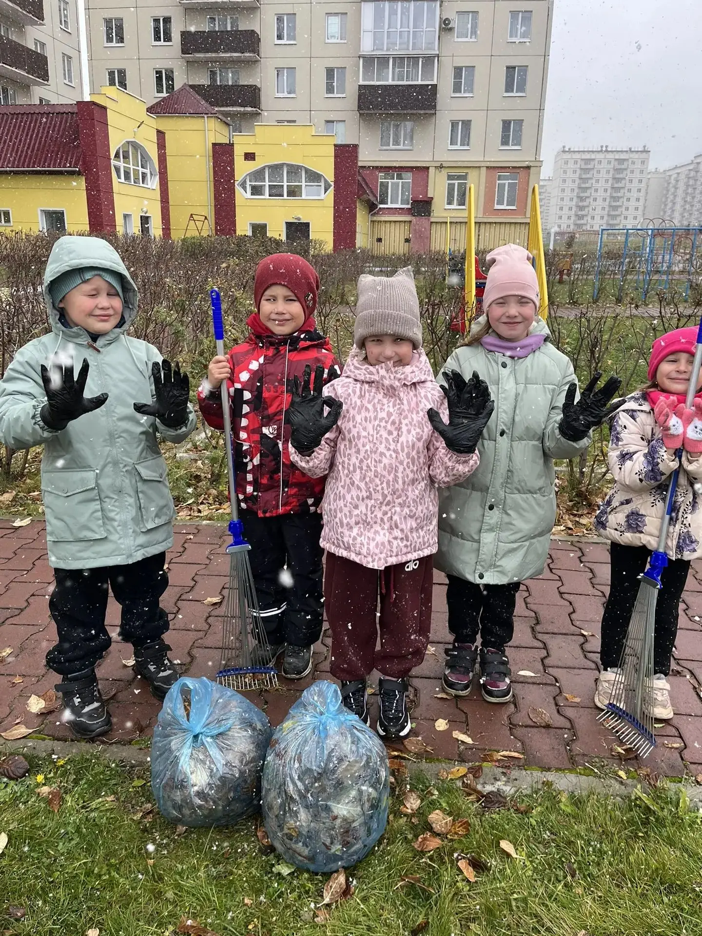 🎉 Субботник в нашем детском саду! 🎉