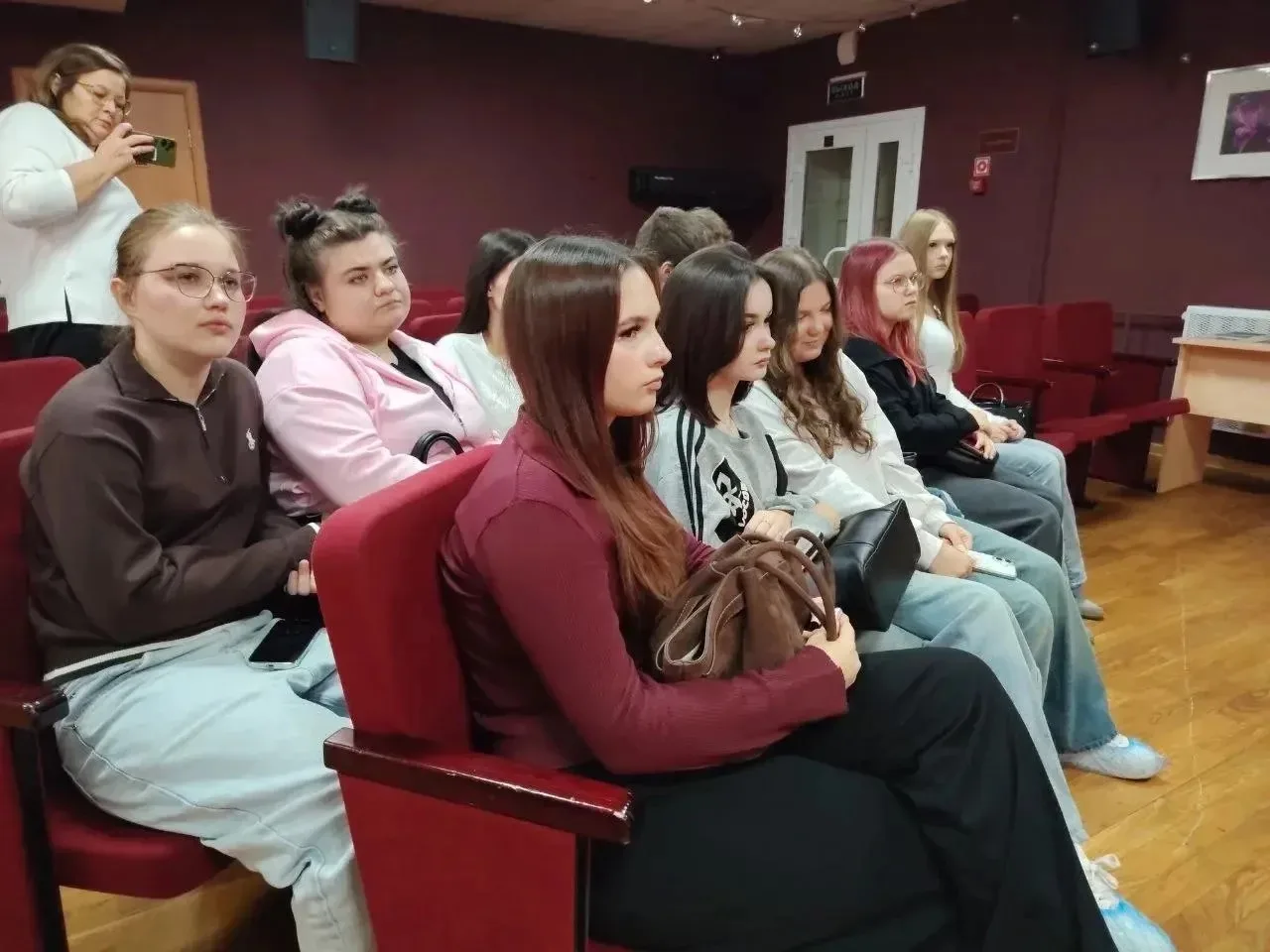 🇷🇺📚 Единая Россия провела квиз для студентов Подольска