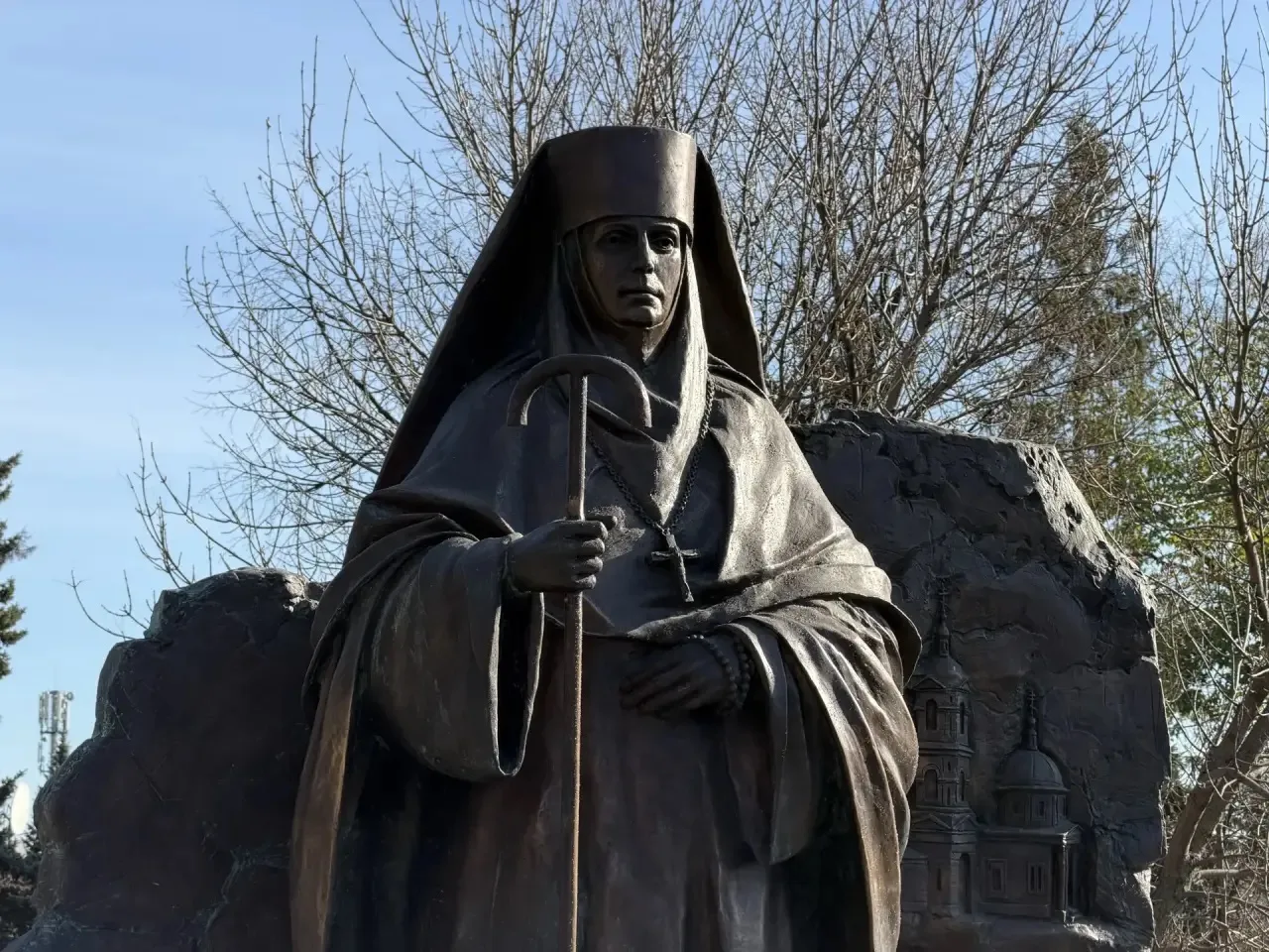 🕊 В Бугуруслане открыли памятник сёстрам Покровского монастыря