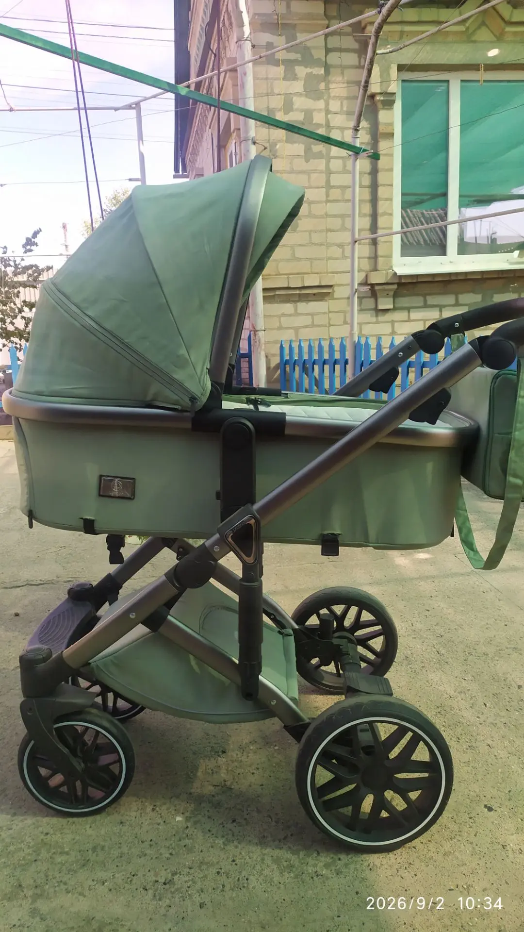 Продам детскую коляску 3 в одном. Состояние новой. Автолюлька в комплекте. Цена 20 000....