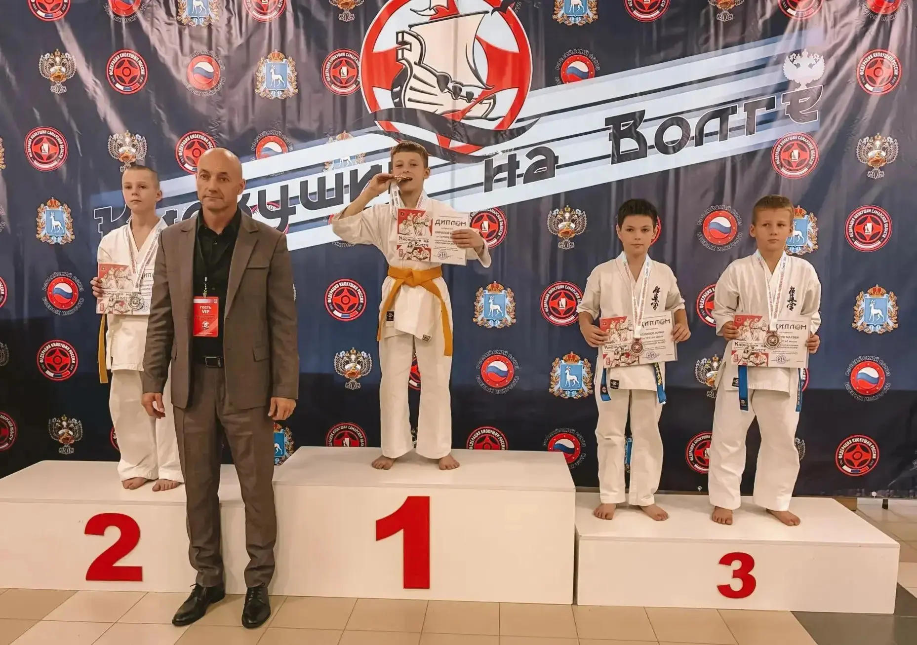 🎉Поздравляем Ивана Кирилова, ученика 3 "Б" класса, с блестящей победой! #гимн41кем_поб...