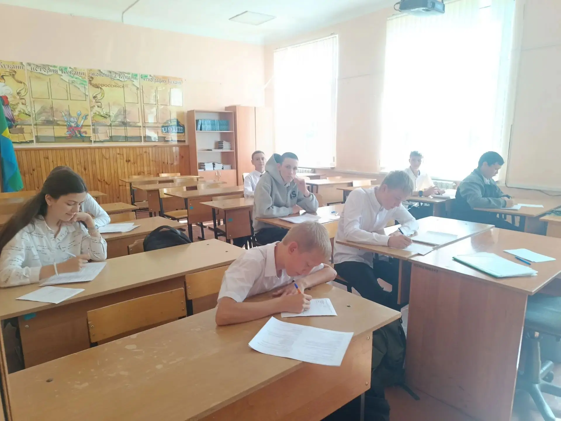 Наши ученики продолжают активно участвовать во Всероссийской олимпиаде на платформе ЕИС...