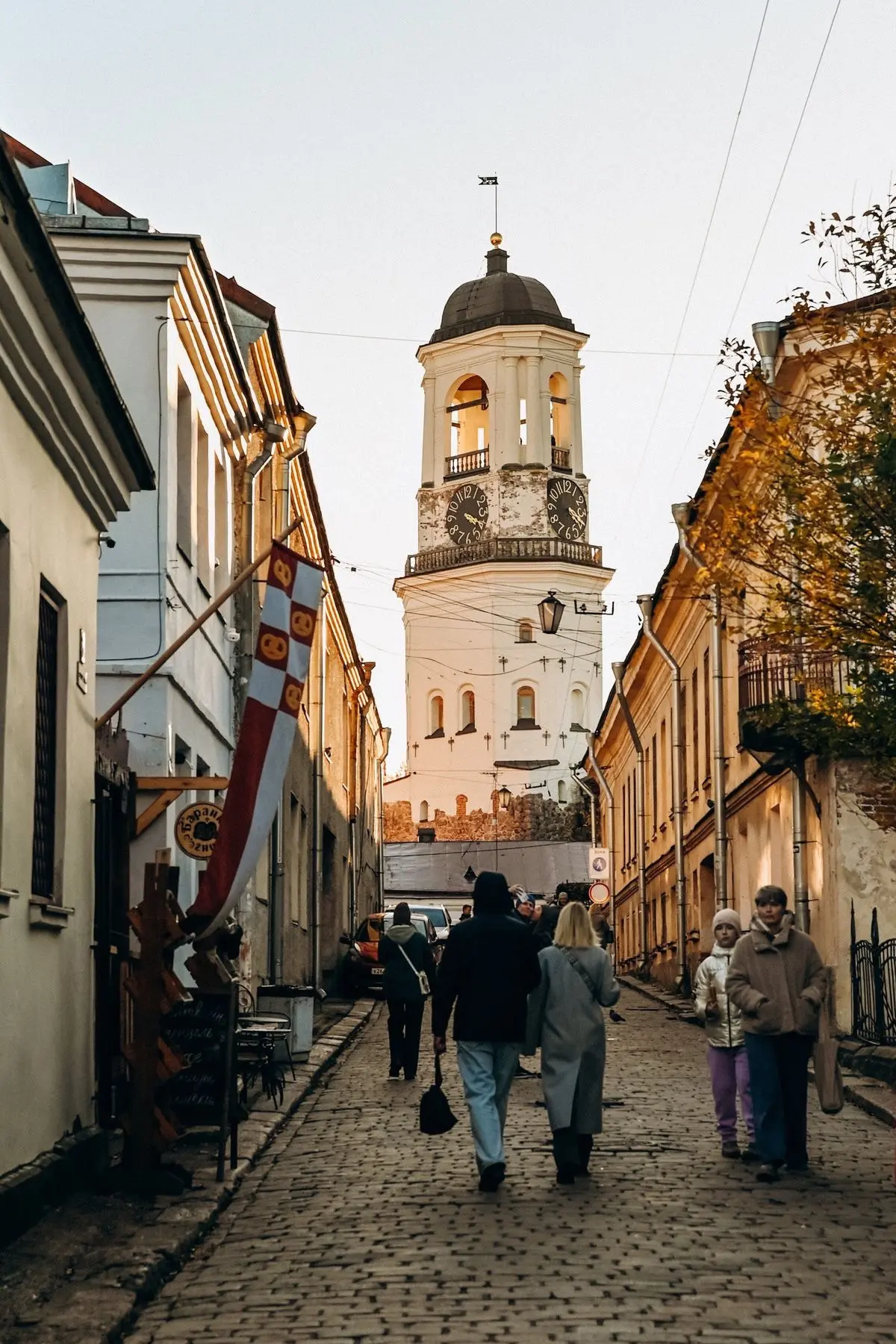 Город, с настоящим средневековым замком🏰