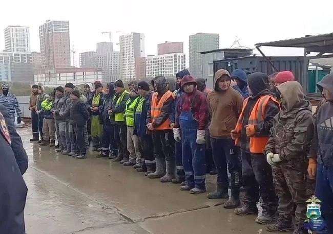 👮‍♂️Семерых мигрантов выдворят из России после рейдов в Тюмени