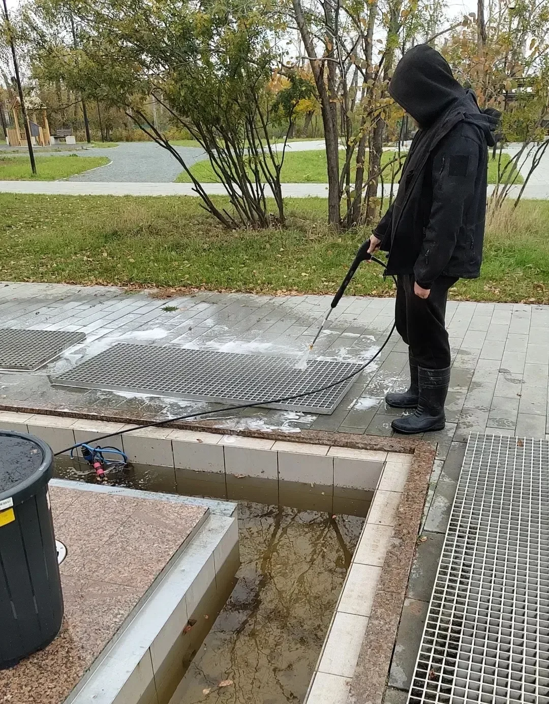 В Копейске готовят фонтаны к зиме