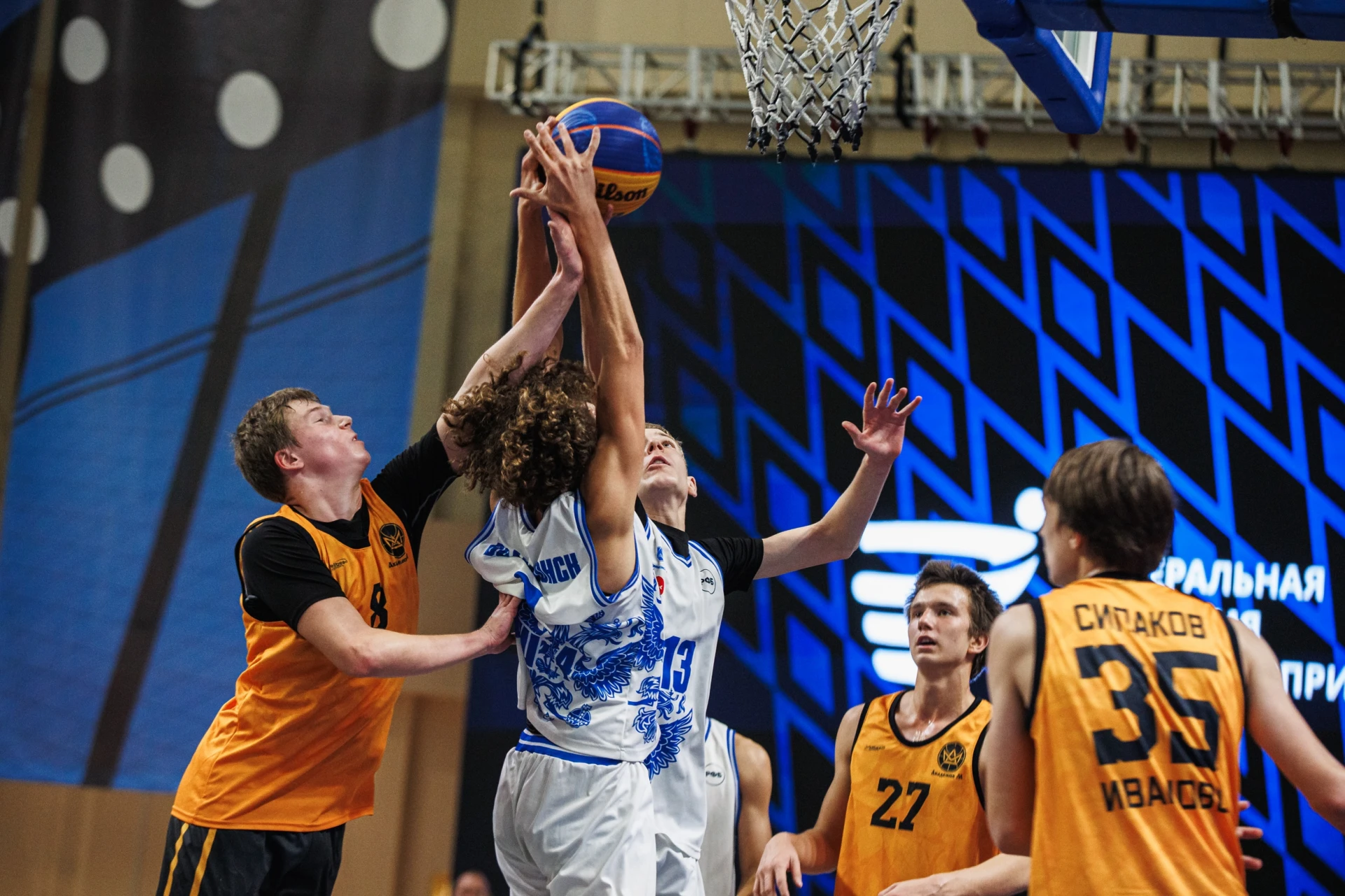 🏀 В Смоленске определили сильнейшие школьные команды по баскетболу 3×3!