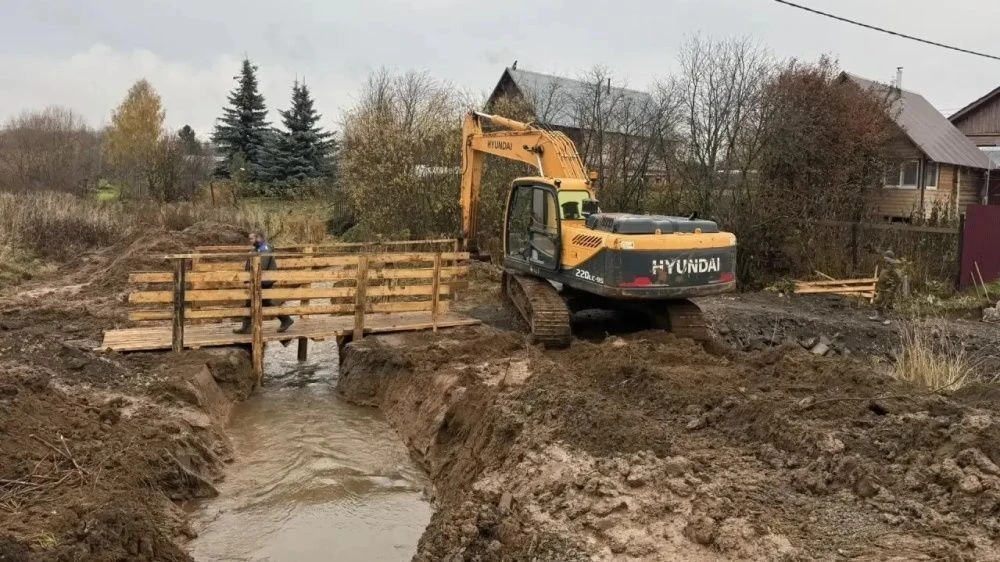 В Нововятском районе Кирова начали реконструкцию моста через реку Хлыновка на улице Фаб...