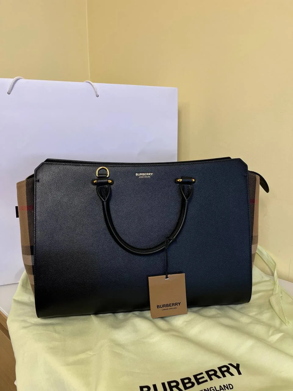 Сумка Burberry в наличии в Москве‼️