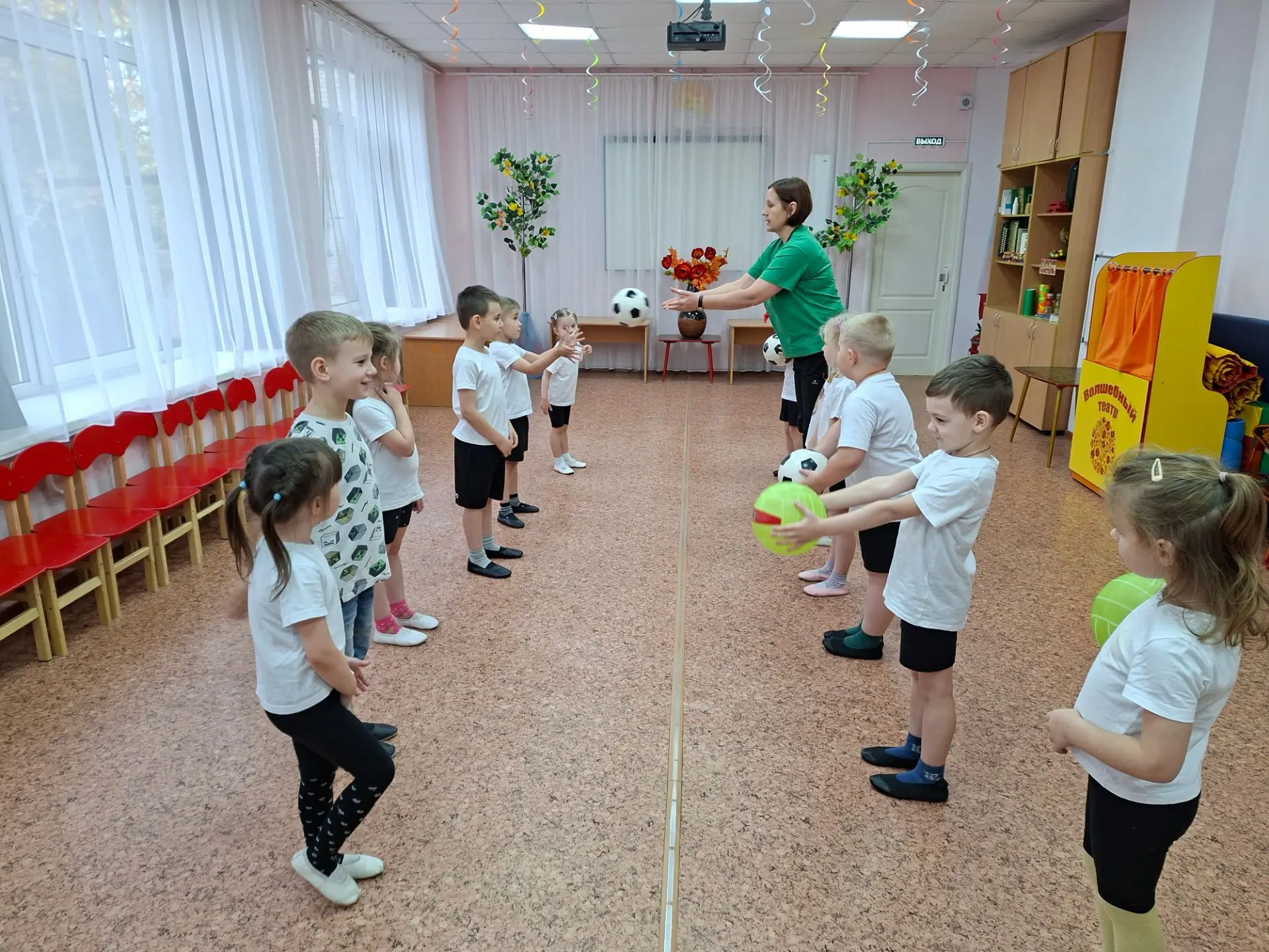 ⚽ ️Физкультурное занятие в старшей группе «Улыбка».