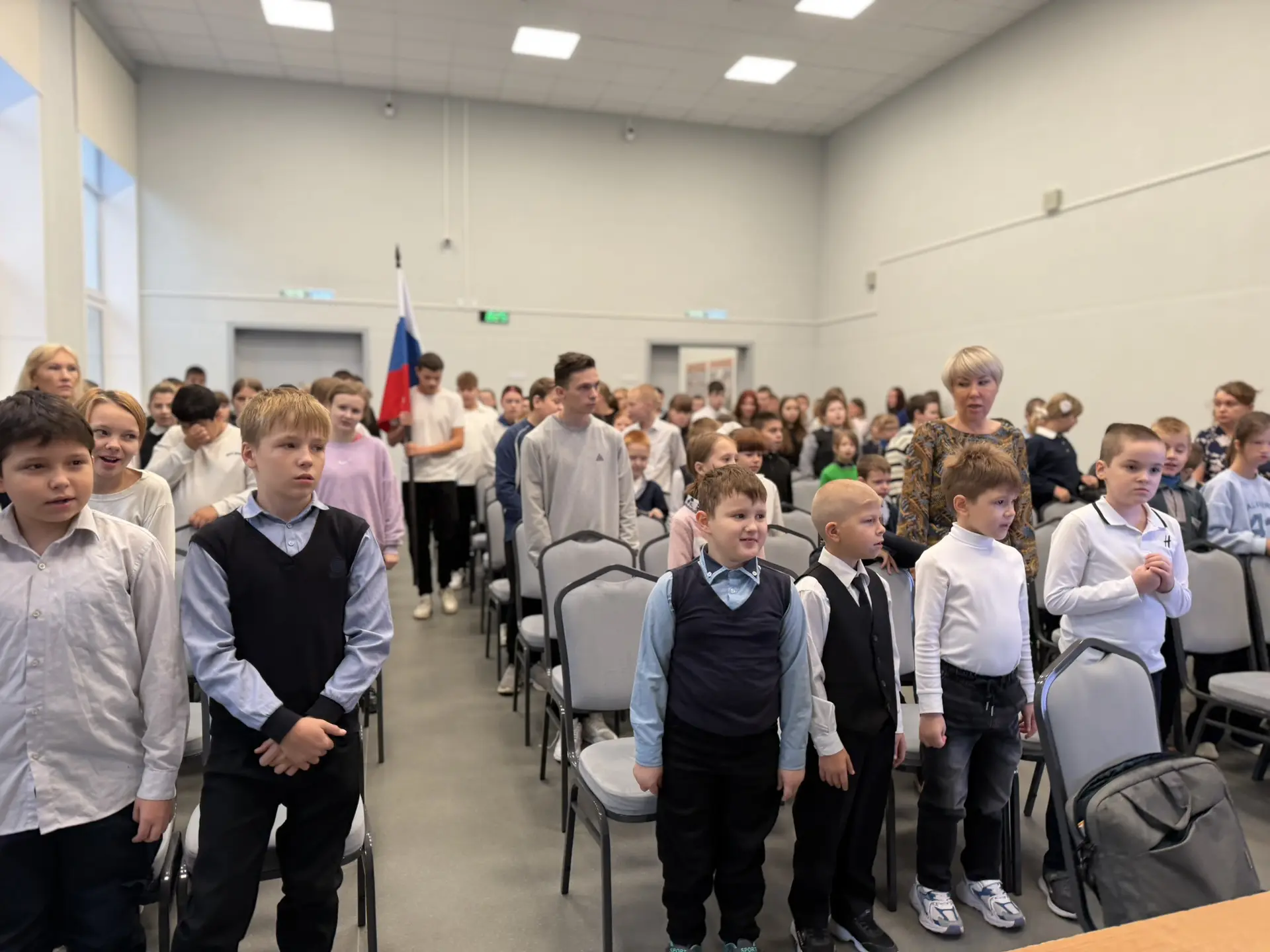 🇷🇺 Торжественная линейка и «Разговоры о важном».