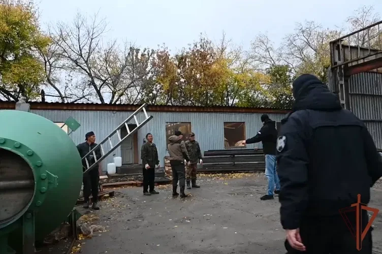 При силовой поддержке спецназа Росгвардии в Омской области прошел рейд по соблюдению ми...
