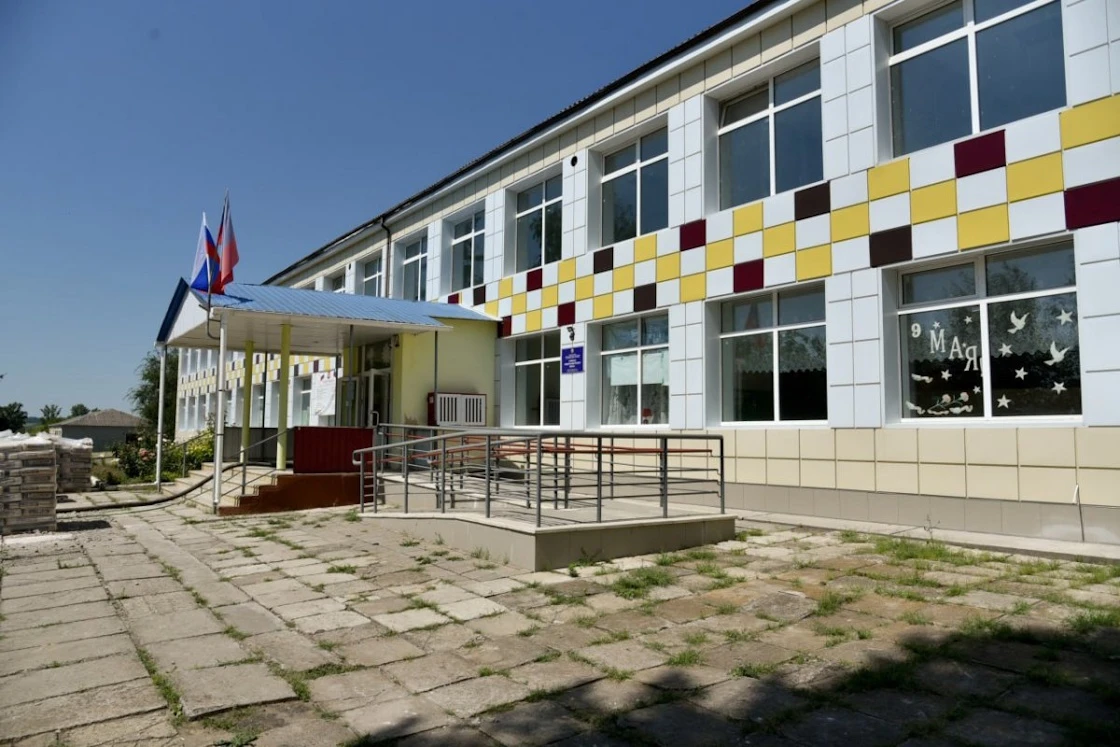 В ЛНР состоялась защита проектов "Бережливой школы", которые  представили 16 образовате...