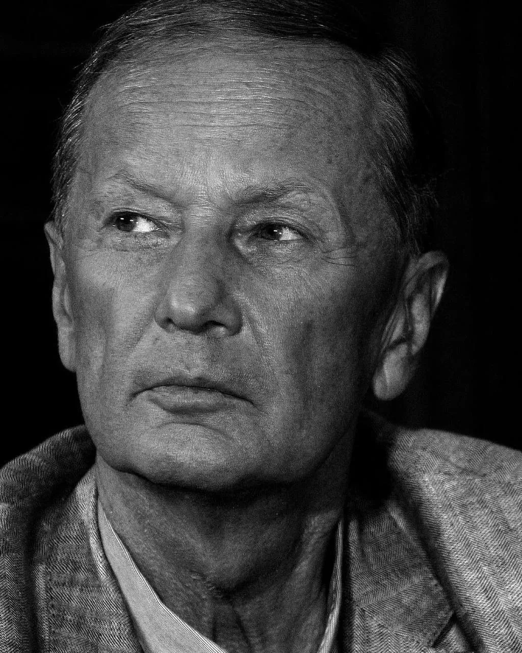 Если человек хочет жить, то медицина бессильна. А если человек хочет хорошо жить, то бе...