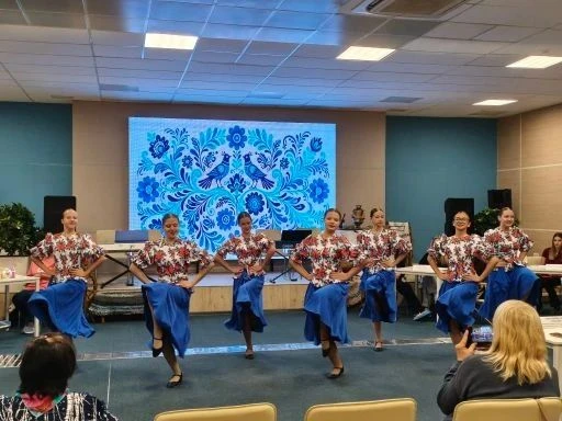 🎶6 октября сотрудники МАУ "Беловский музейно-выставочный центр" организовали в ФОК «Ме...