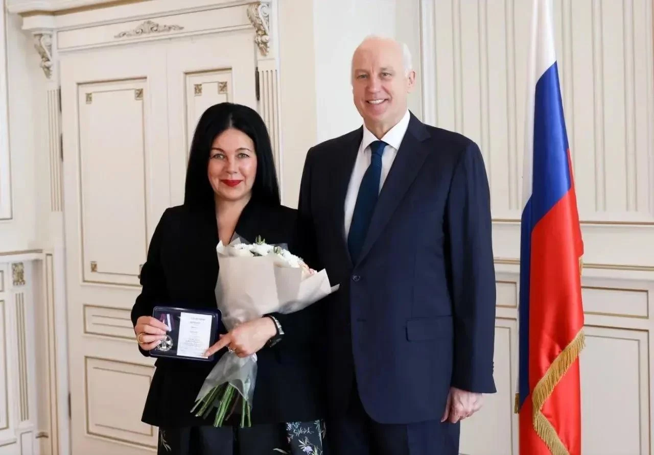 Председатель Следственного комитета РФ Александр Бастрыкин наградил генпродюсеров «Трии...