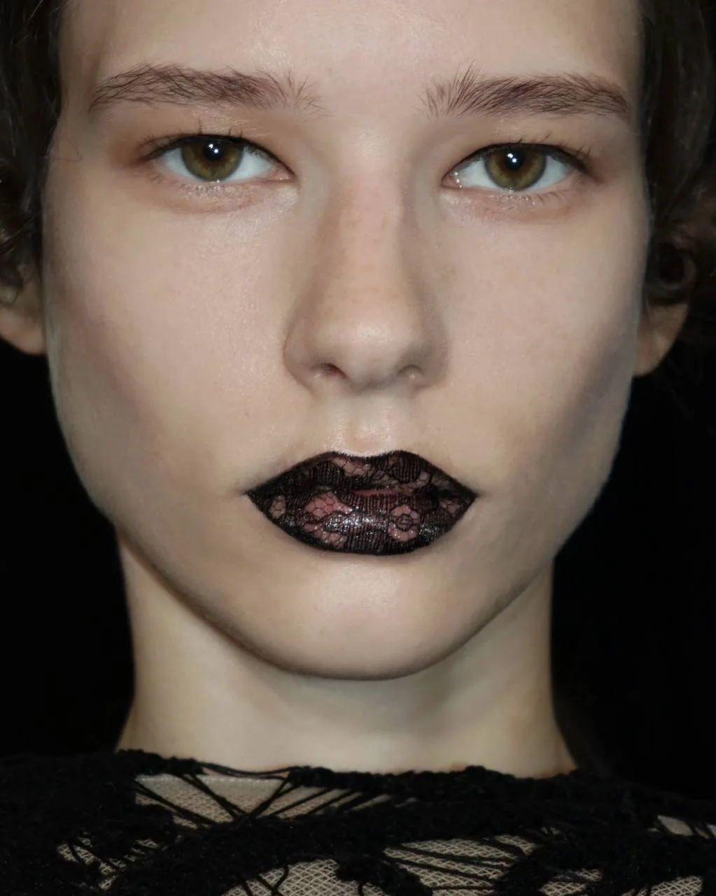 Lace lips tutorial