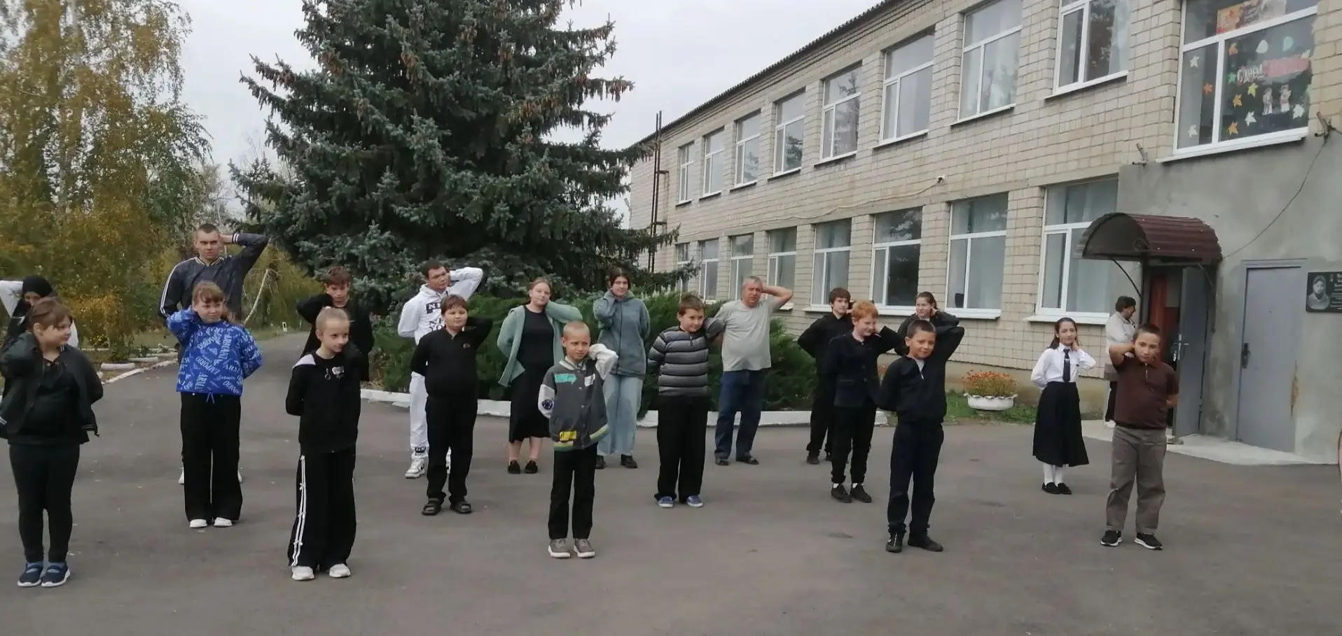☀️ Заряд бодрости и семейного тепла: наша школа приняла участие в Региональной акции «З...