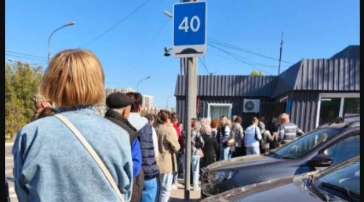 Волжане жалуются на очереди за транспортными картами