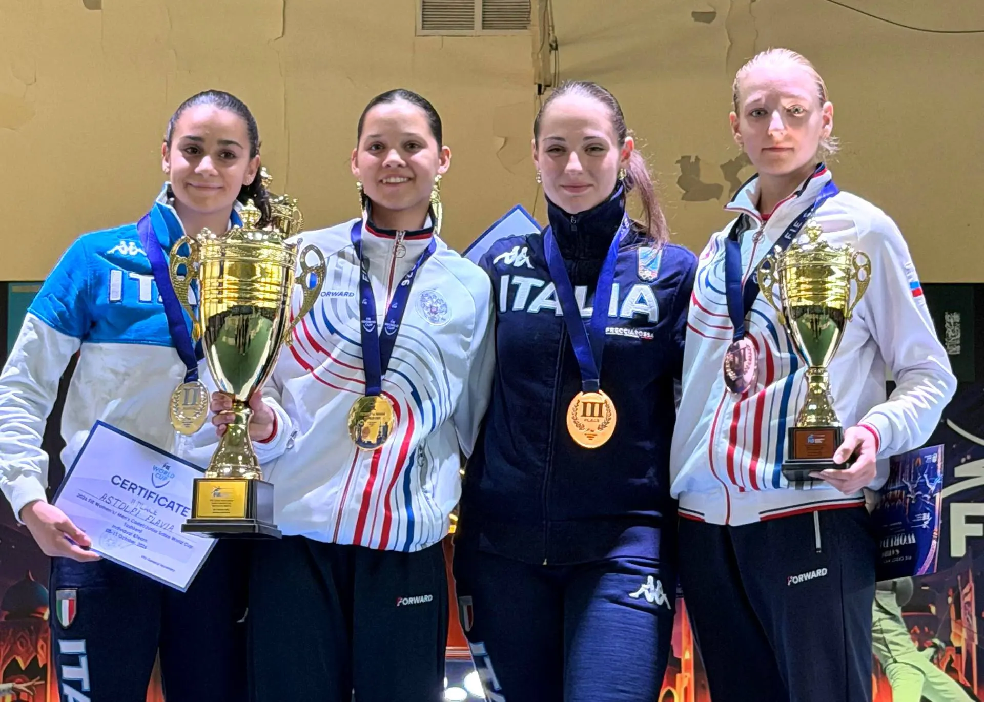 🤺Российские саблистки завоевали золотую и бронзовую медали на этапе юниорского Кубка м...