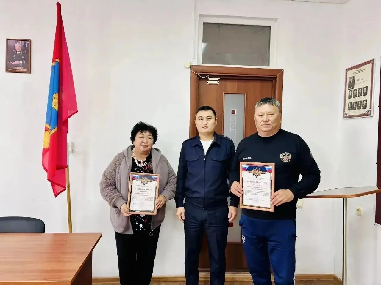В Баяндае сотрудники полиции поблагодарили дружинников за сотрудничество.