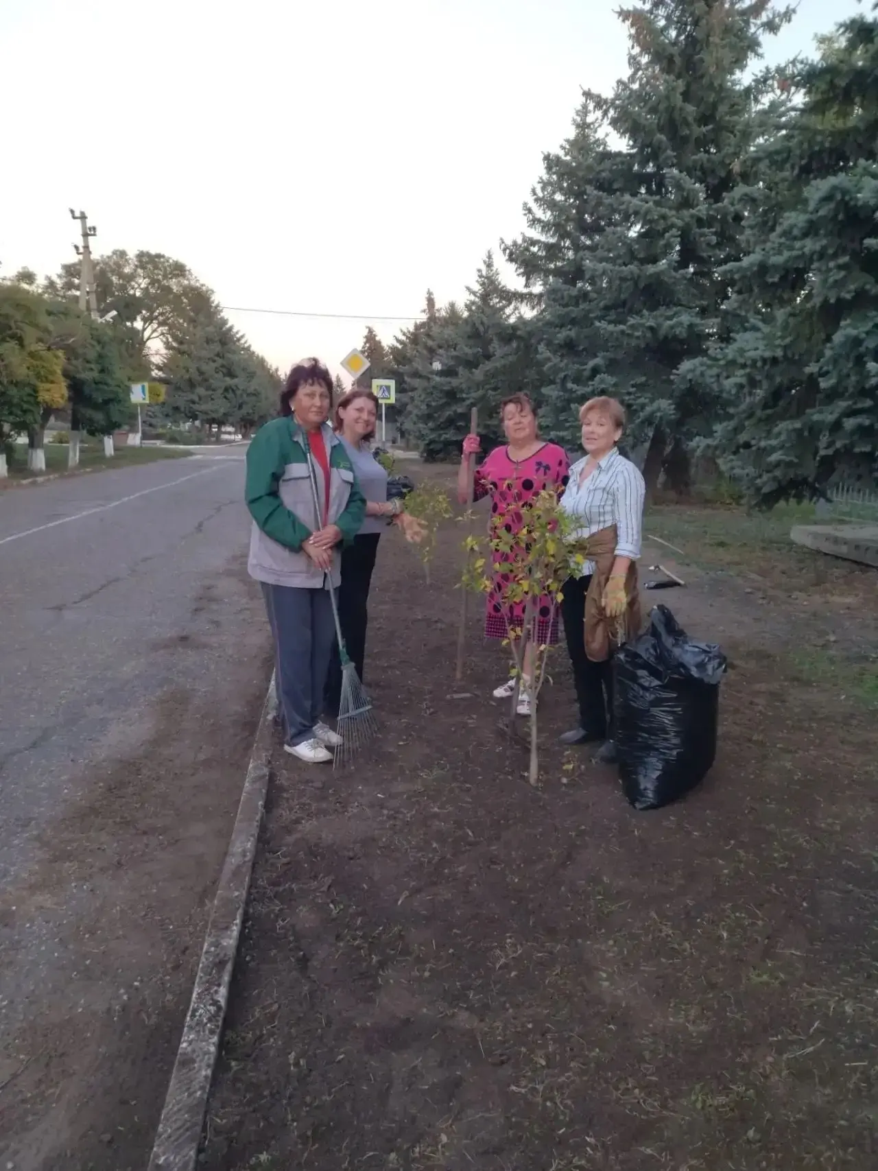 В посёлке Садовом Ейского района прошёл очередной субботник