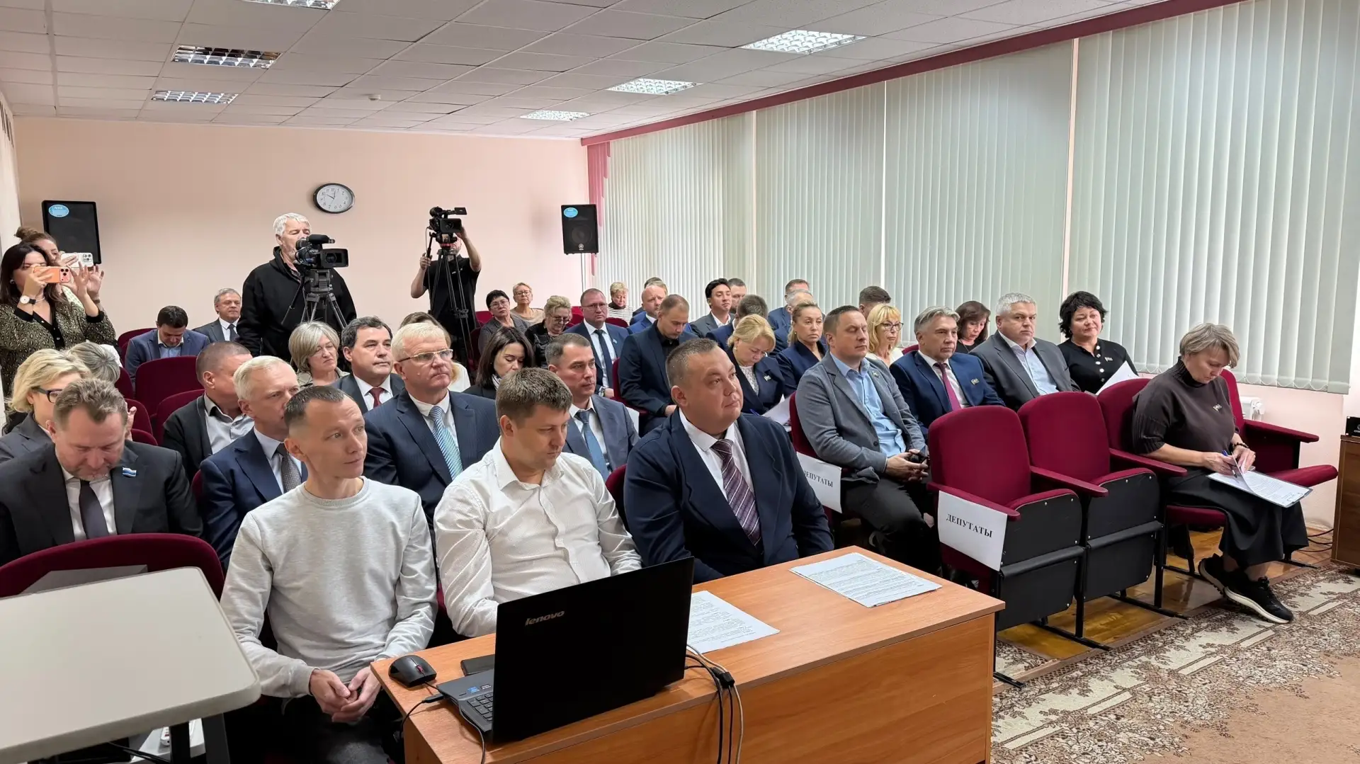 В эти минуты в актовом зале администрации началась процедура избрания главы Берёзовског...