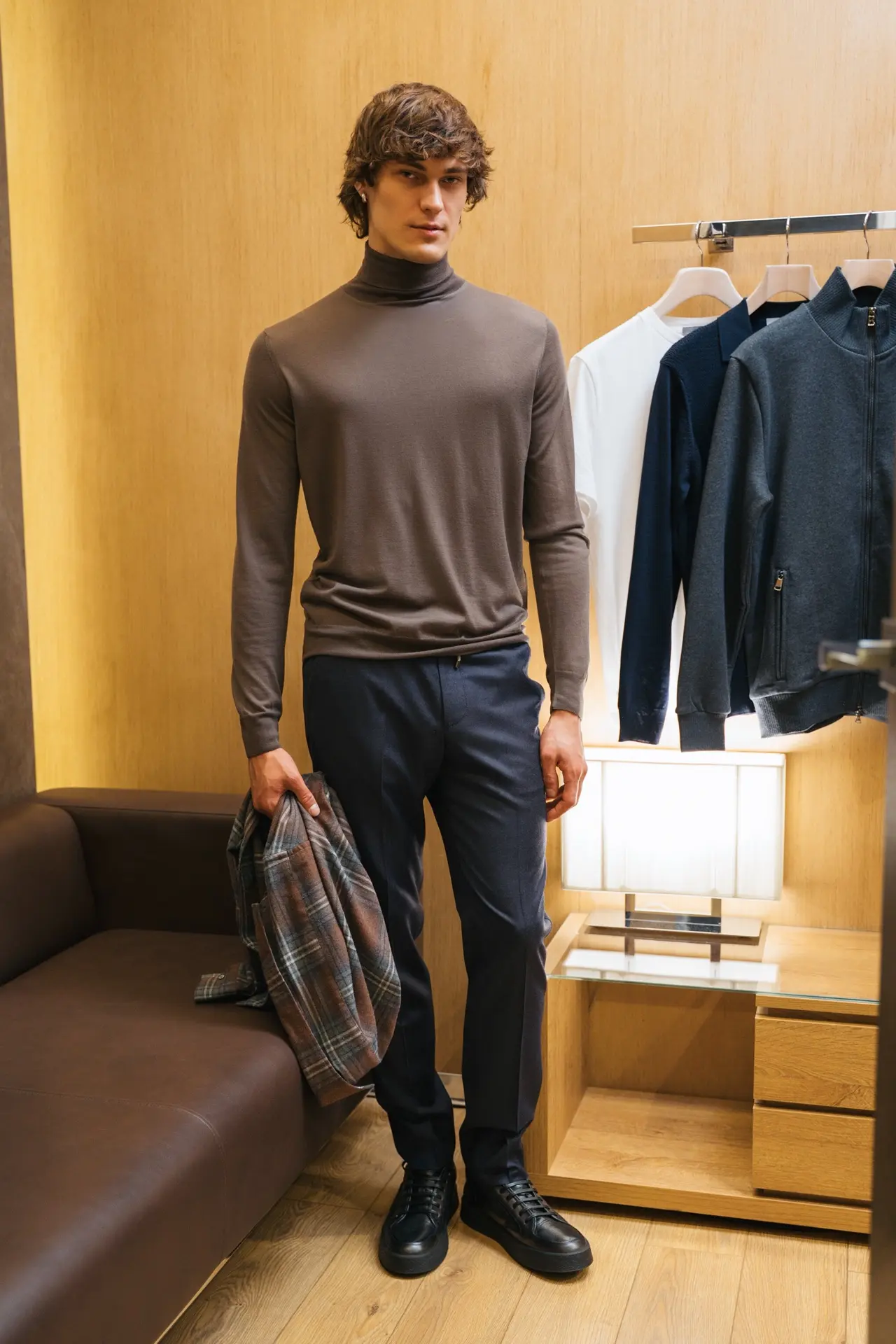 Базовая водолазка CORNELIANI станет неотъемлемой частью вашего гардероба 🤎