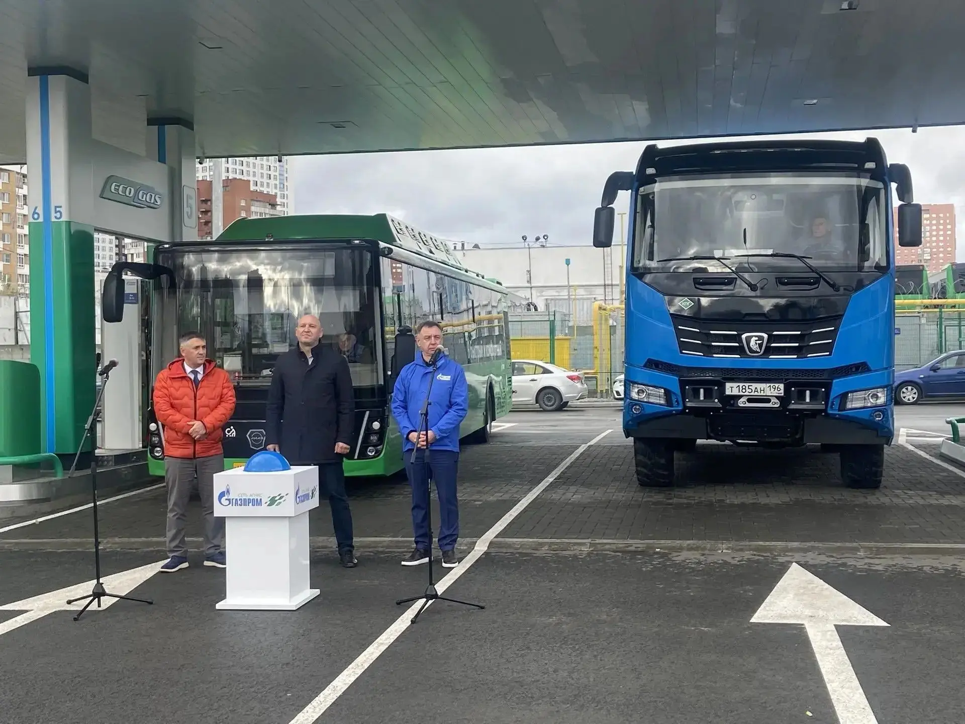 ⛽️В центре Екатеринбурга открылась новая мощная экологичная заправочная станция «Газпро...