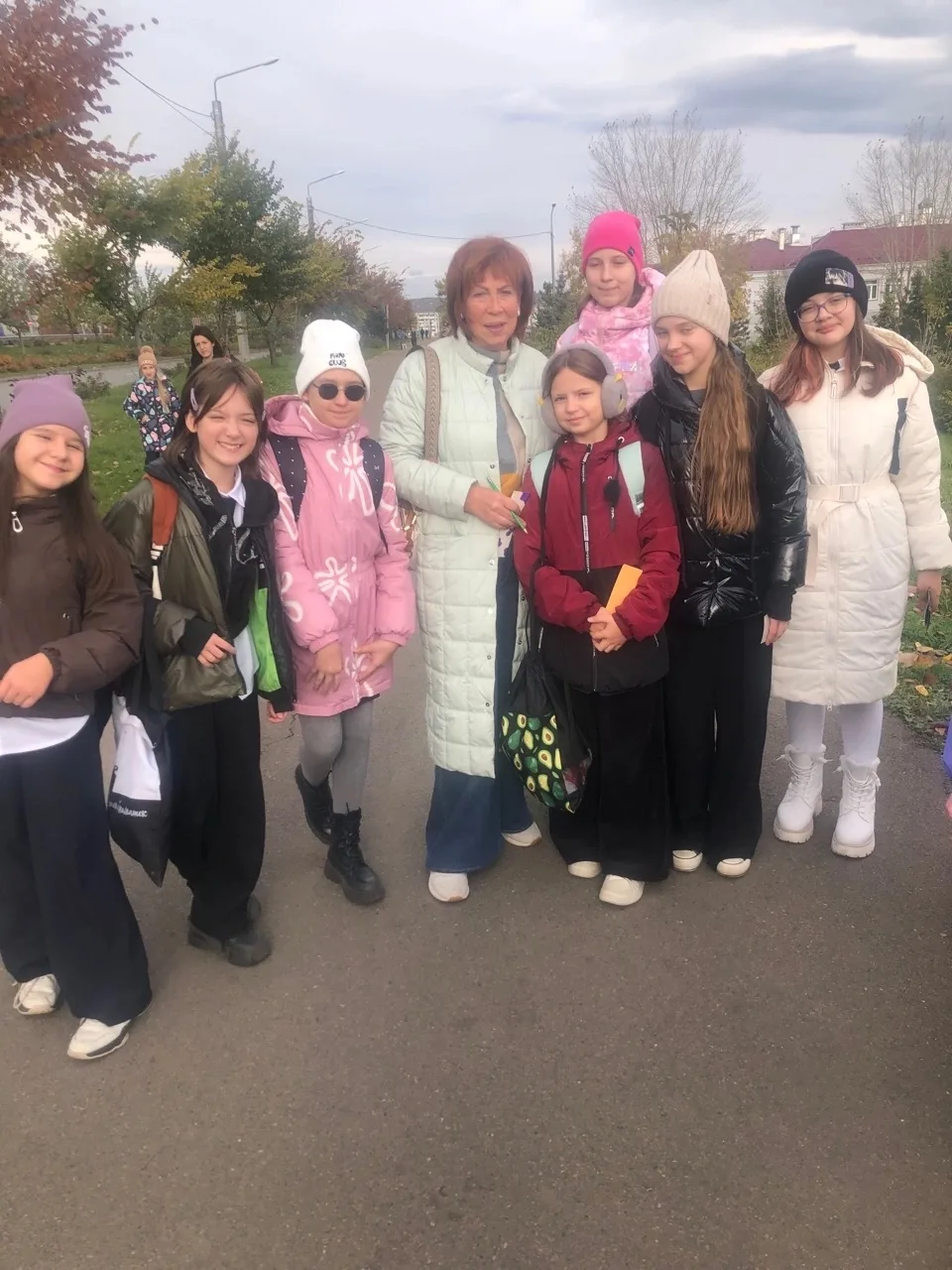 "Акция добра" набирает обороты: теперь 5б класс дарит тепло! 💖